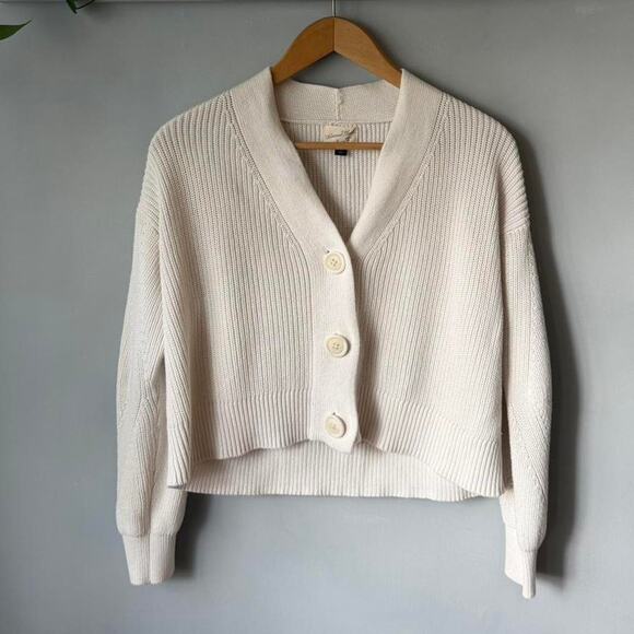 Clean White Cropped Cardigan (M) - Picture 4 of 5